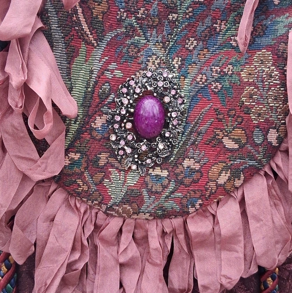 Gorgeous Handmade Crossbody Bag. - Picture 2 of 5